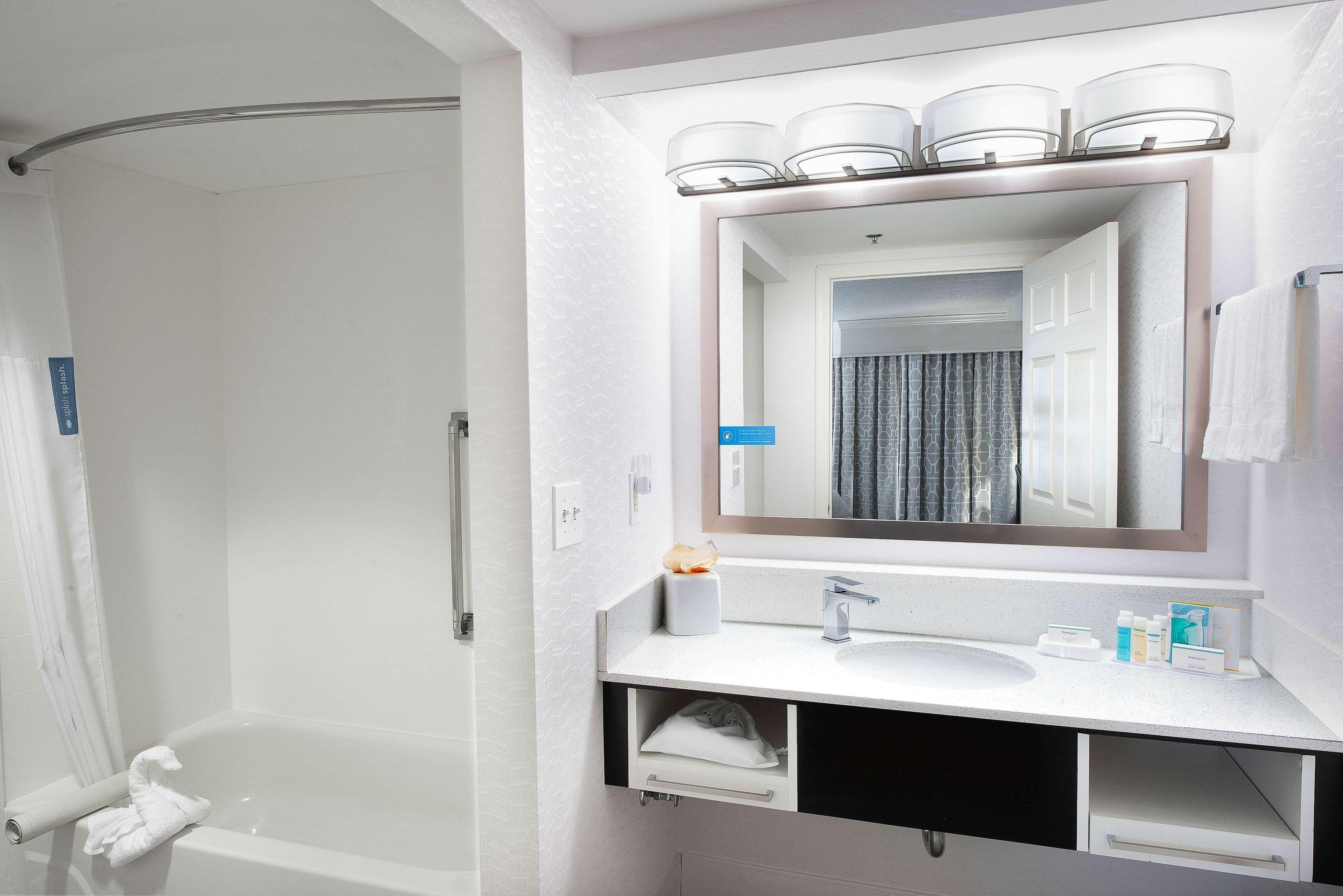 Hampton Inn & Suites Atlanta-Galleria Смирна Екстер'єр фото