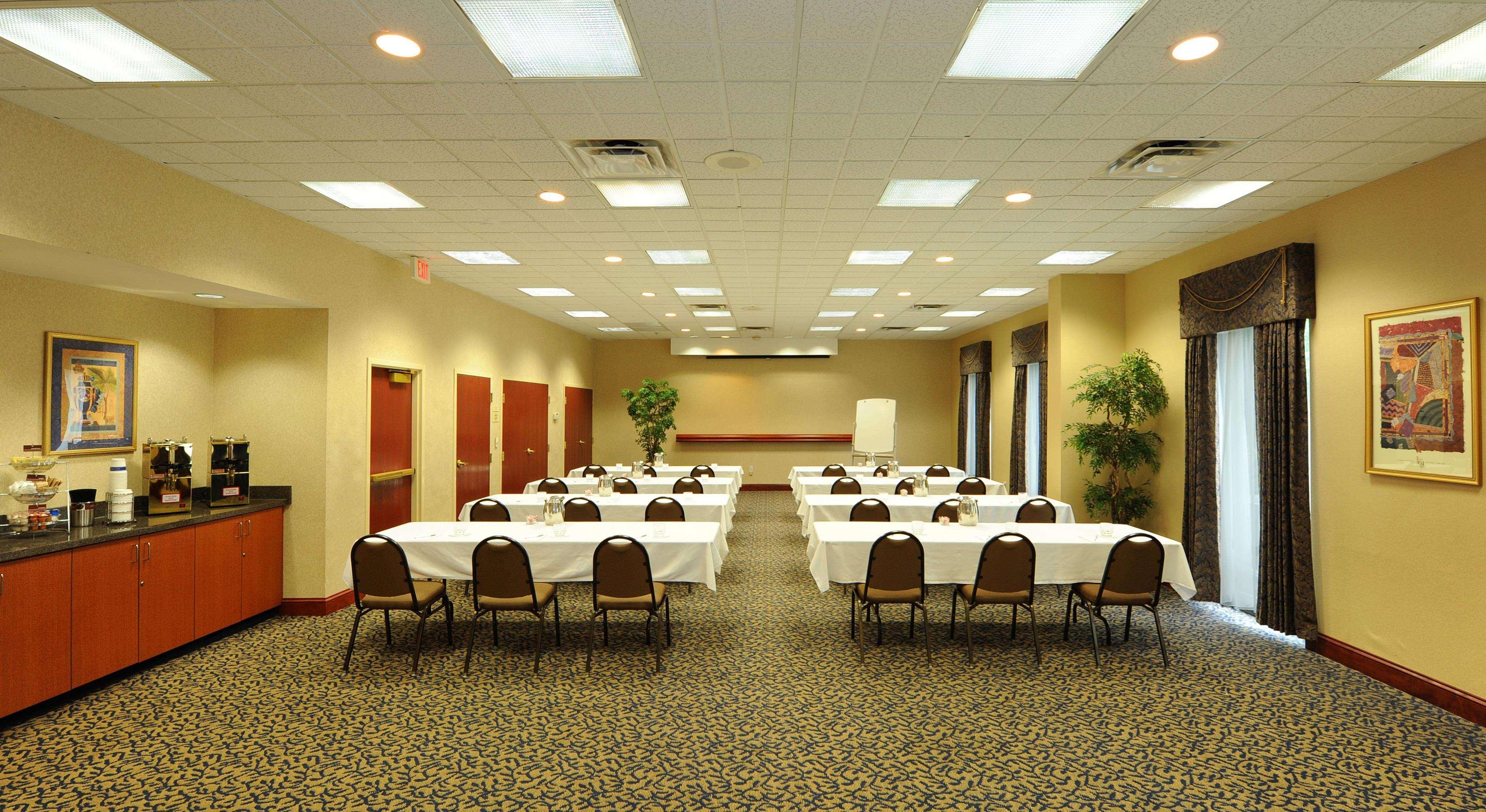 Hampton Inn & Suites Atlanta-Galleria Смирна Екстер'єр фото