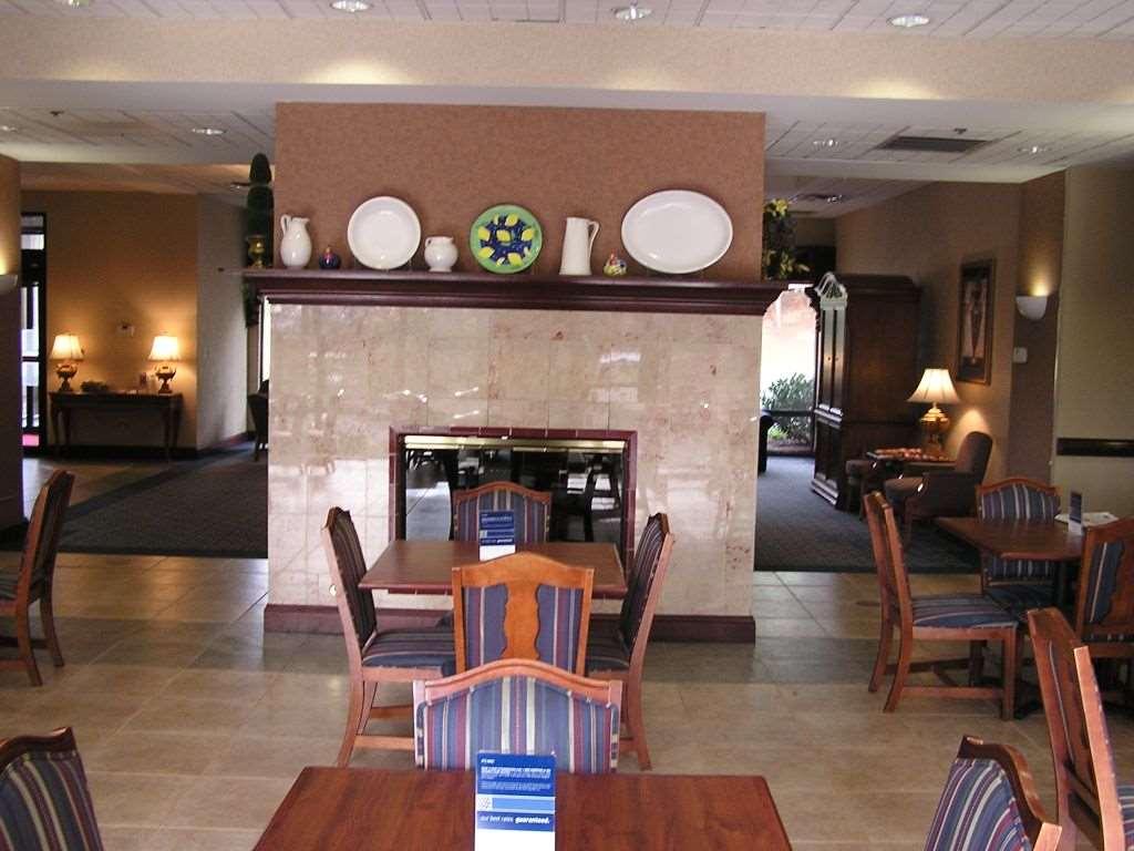 Hampton Inn & Suites Atlanta-Galleria Смирна Ресторан фото
