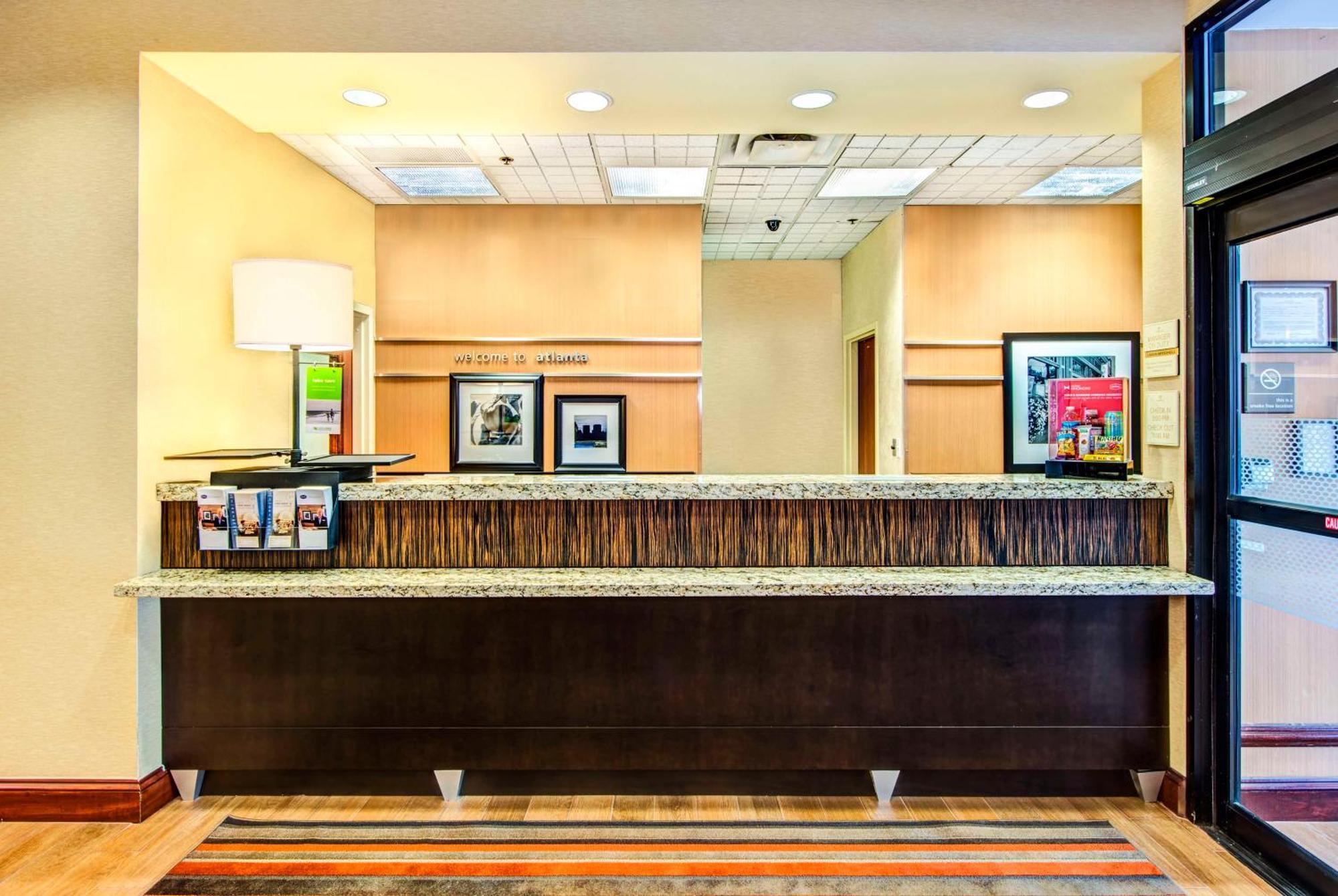 Hampton Inn & Suites Atlanta-Galleria Смирна Екстер'єр фото