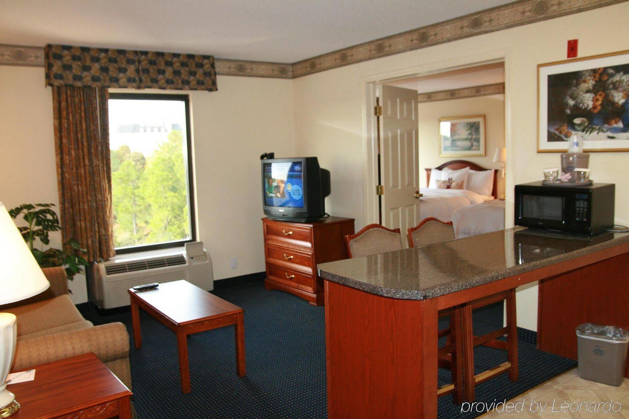 Hampton Inn & Suites Atlanta-Galleria Смирна Номер фото
