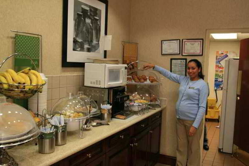 Hampton Inn & Suites Atlanta-Galleria Смирна Ресторан фото